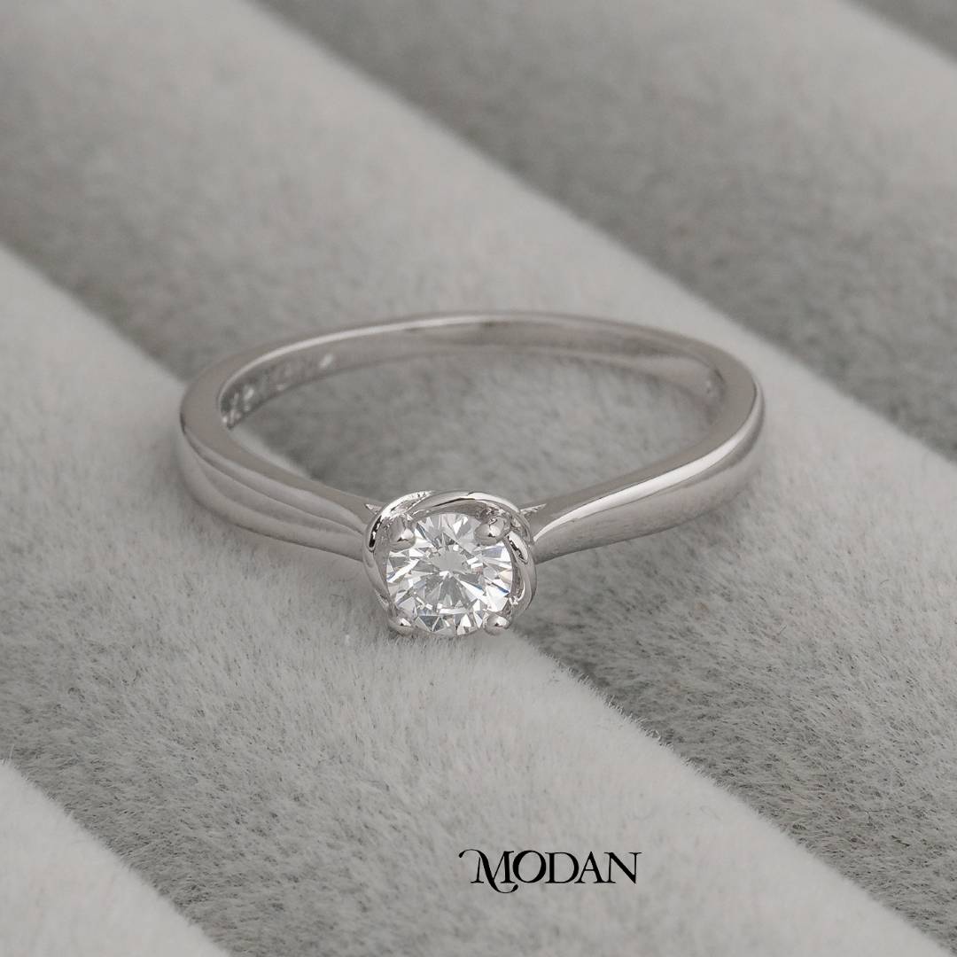 Floral Essence Solitaire Ring Cincin Kelopak Bunga Mata Satu Hypoallergenic Gold Plated