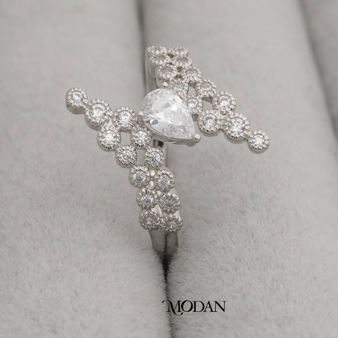Aura Pear Cut Angel Wing Statement Ring Cincin Bentuk Sayap Deangan Potongan Batu Hypoallergenic Gold Plated