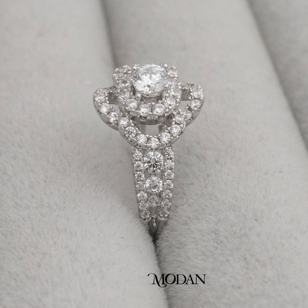 Glimmering Clover Halo Ring Cincin Kelopak Semanggi Berkilau Hypoallergenic Gold Plated