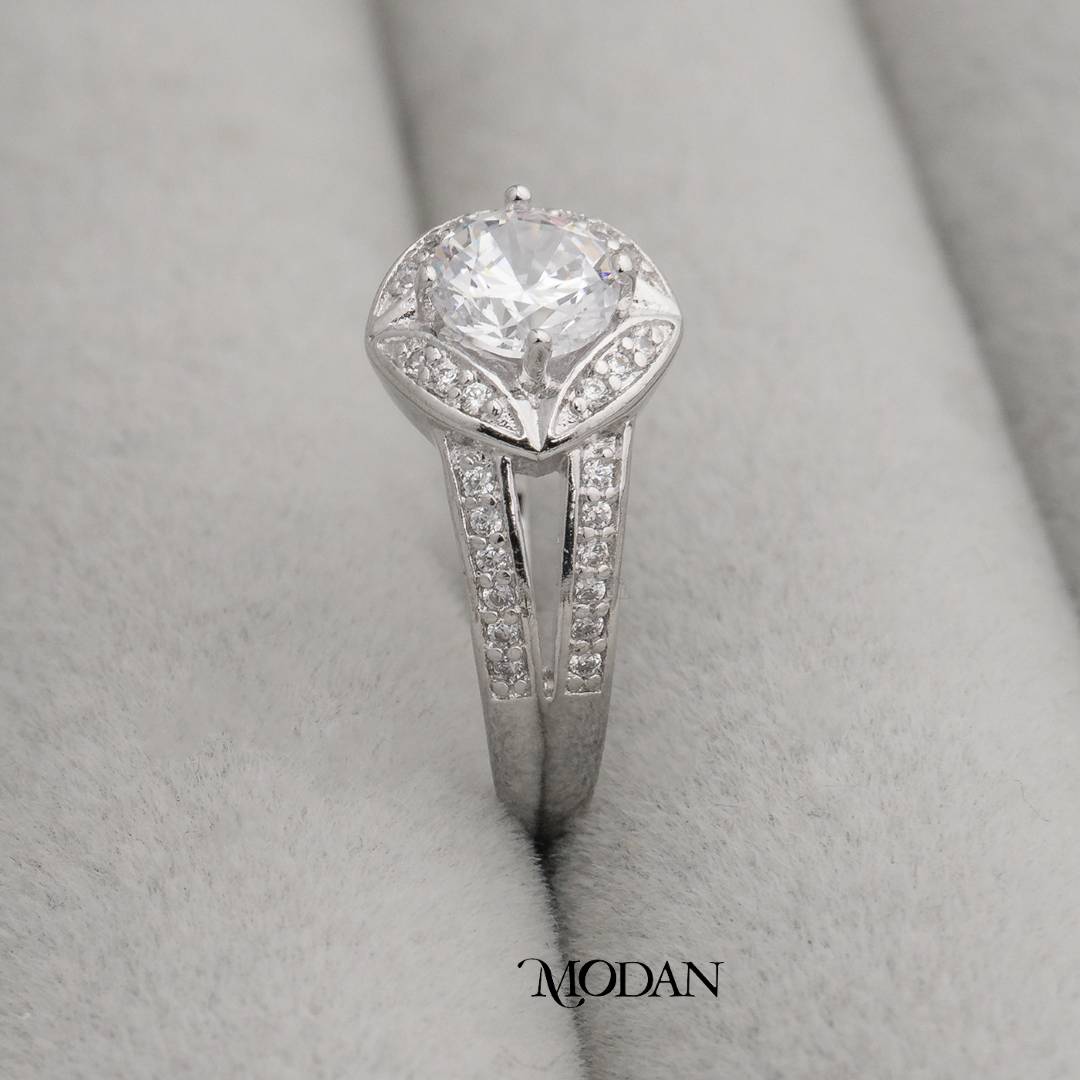 Geometric Rhombus Solitaire Ring Cincin Bentuk Belah Ketupat Mata Satu Hypoallergenic Gold Plated