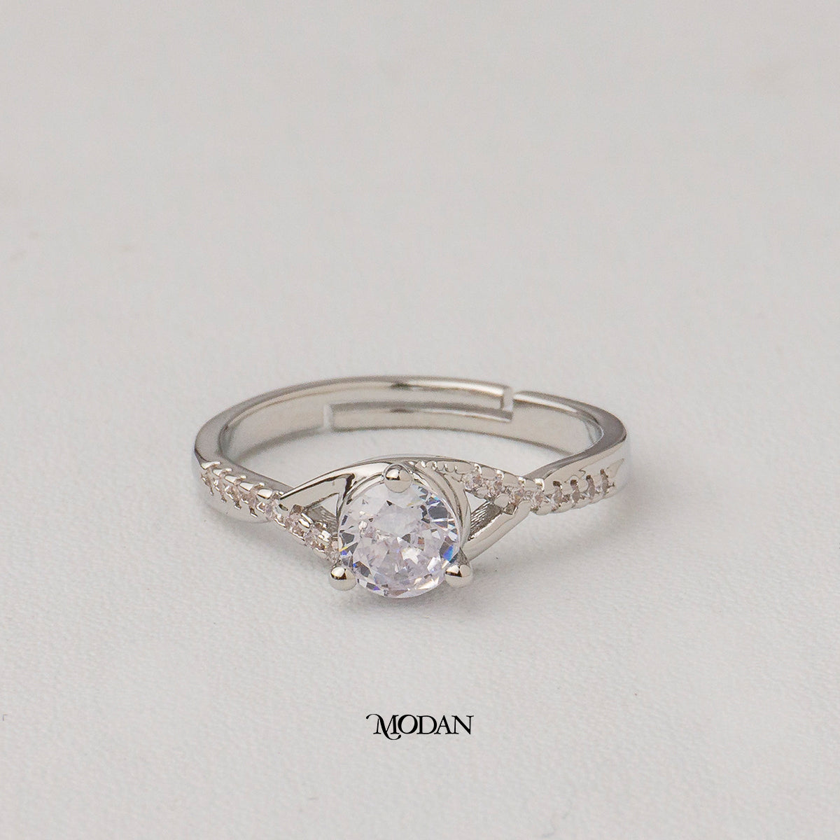 Infinity Twist Solitaire Adjustable Ring Cincin Solitaire Lilit Pesta Hypoallergenic Gold Plated