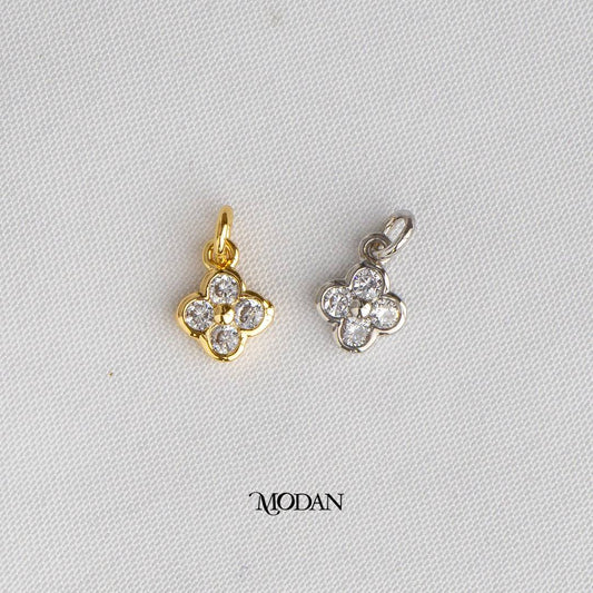 Tiny Clover DIY Charm Liontin Daun Semanggi Hypoallergenic Gold Plated