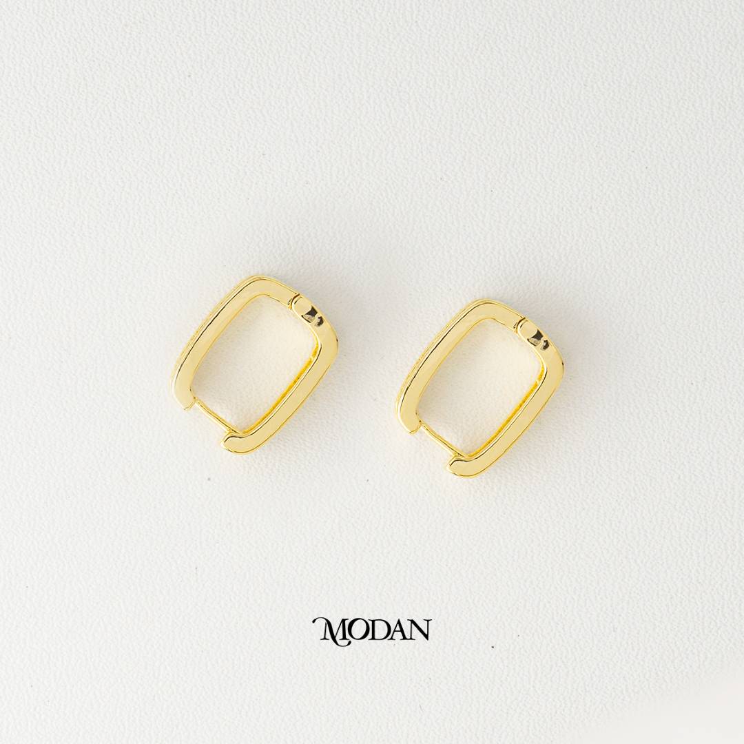 (17mm) Sparkling Baguette Tennis Rectangular Hoop Earrings Anting Elegan Hypoallergenic Gold Plated
