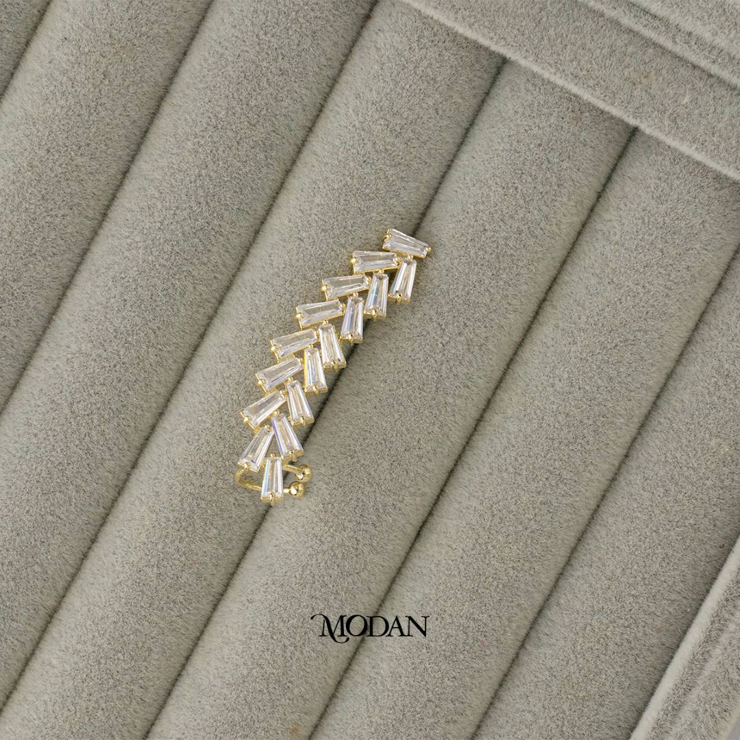 (43mm)(Left) Sparkling Baguette Leaf Zirconia Earcuff Earring Hypoallergenic Gold Plated