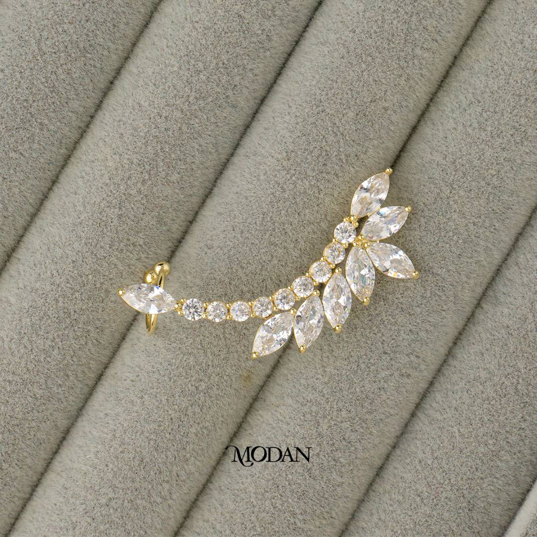 (44mm)(Right) Sparkling Multi Cut Zirconia Earcuff Earring Hypoallergenic Gold Plated