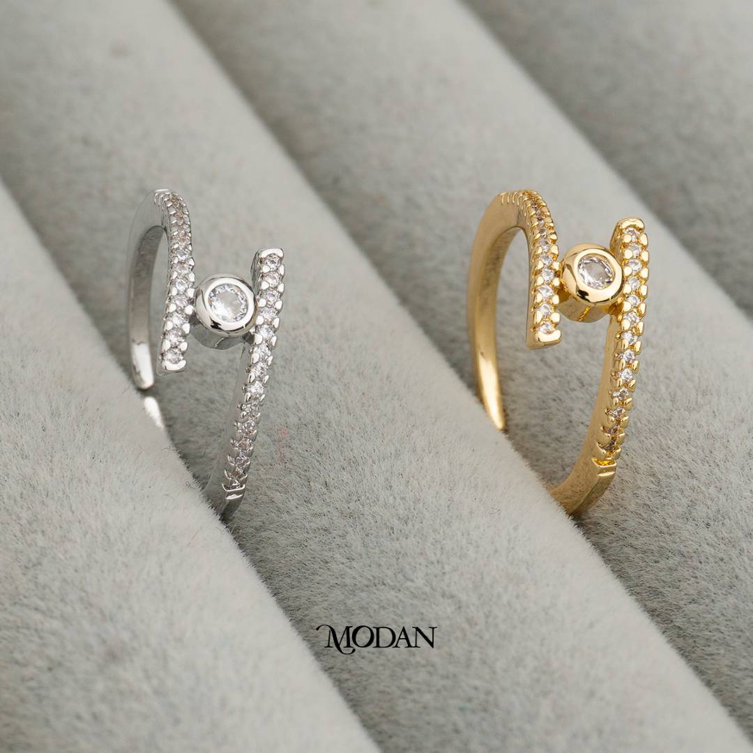 Twisted Elegance Solitaire Adjustable Ring Cincin Melengkung Mata Satu Hypoallergenic Gold Plated