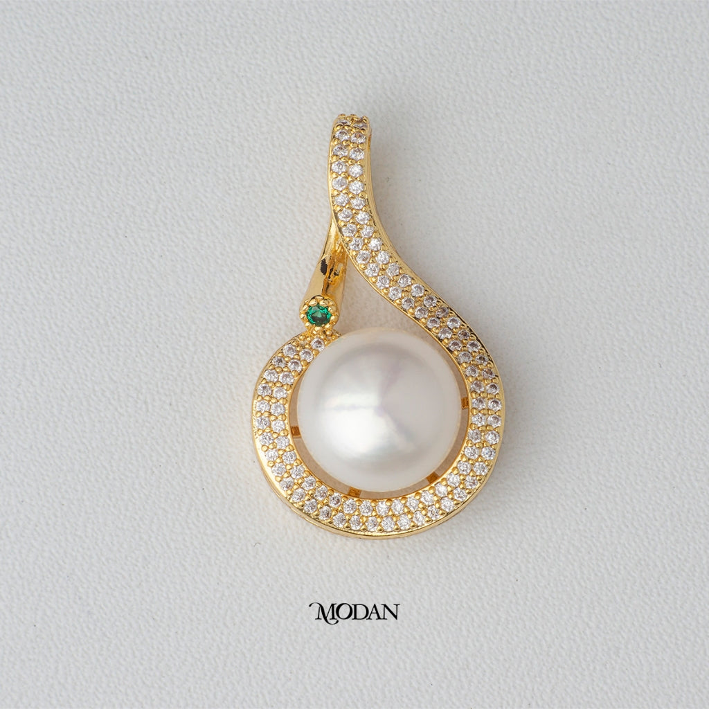 Elegant Pearl Pendant with Emerald Green Zirconia DIY Pendant Liontin Pesta Mutiara Berlian Pasir Hypoallergenic Gold Plated