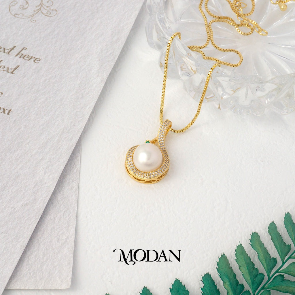 Elegant Pearl Pendant with Emerald Green Zirconia DIY Pendant Liontin Pesta Mutiara Berlian Pasir Hypoallergenic Gold Plated
