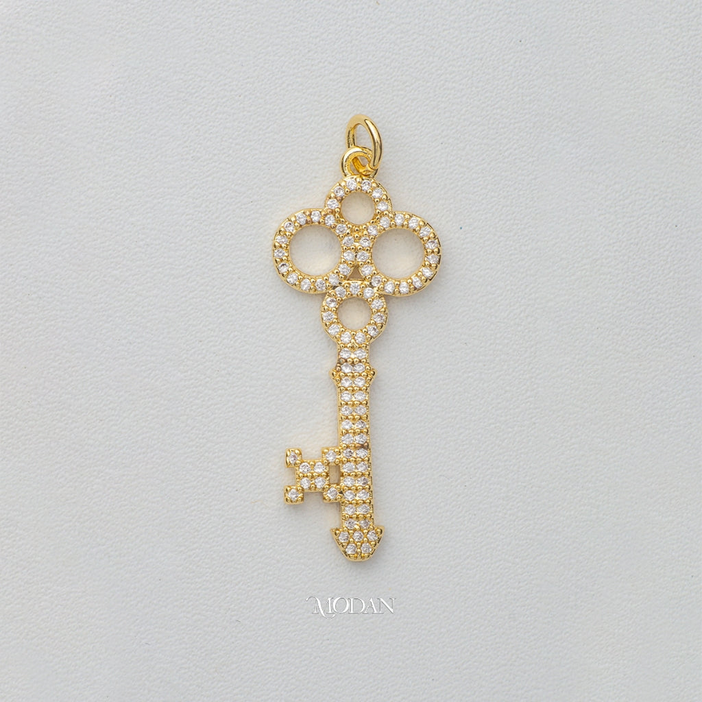 Vintage Micropaved Key Pendant DIY Pendant Liontin Kunci Berlian Pasir Hypoallergenic Gold Plated