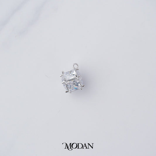 Sparkling Cube Pendant DIY Pendant Liontin Kubus Berlian Minimalis Hypoallergenic Gold Plated