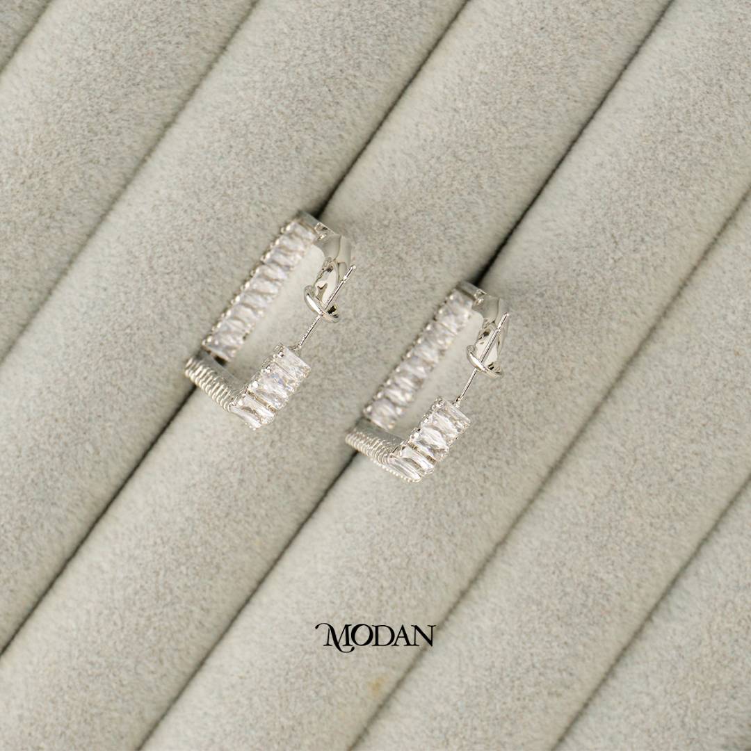 (32mm) Sparkling Baguette Tennis Rectangular Hoop Earrings Anting Elegan Hypoallergenic Gold Plated