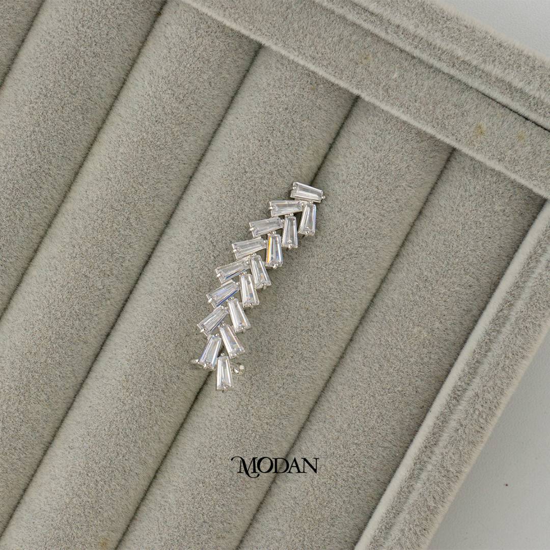 (43mm)(Left) Sparkling Baguette Leaf Zirconia Earcuff Earring Hypoallergenic Gold Plated